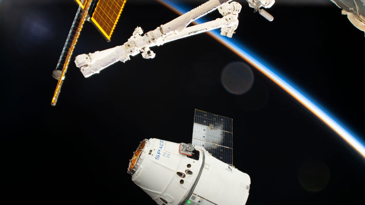 SpaceX Dragon närmar sig ISS SpaceX Dragon närmar sig ISS